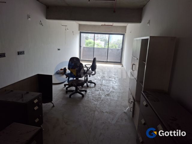 Unfurnished Office for rent in Naranpura — photo 3