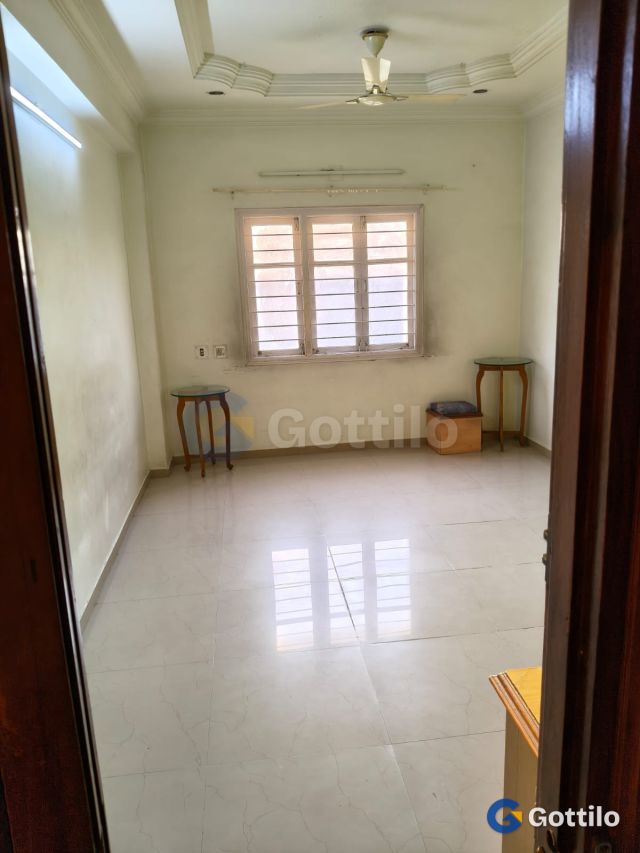 Semi-Furnished 2 BHK Apartment for rent in Naranpura — photo 3