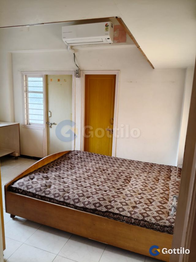 Semi-Furnished 2 BHK Apartment for rent in Naranpura
