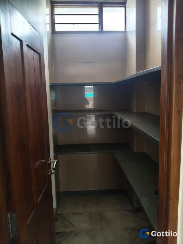Semi-Furnished 3 BHK Bungalow for rent in Naranpura — photo 2