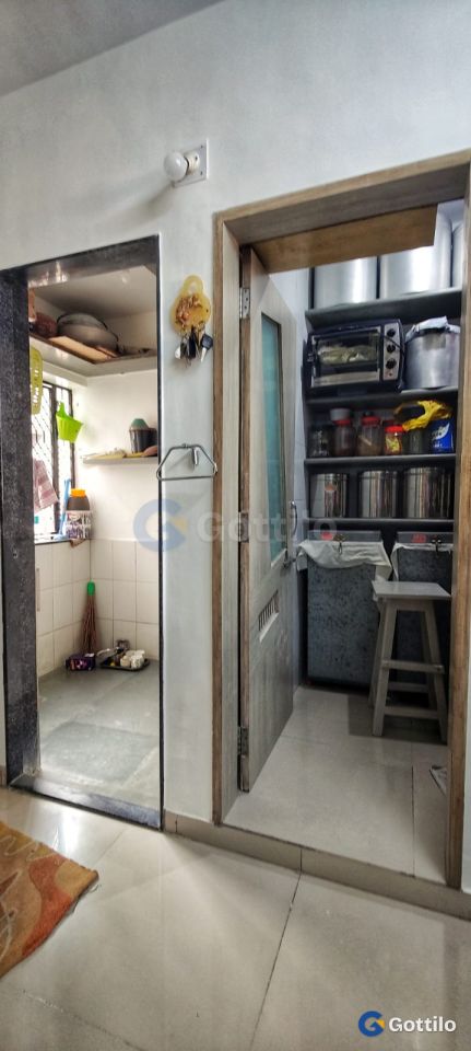 Semi-furnished 3 BHK Apartment for sale in Naranpura — photo 4