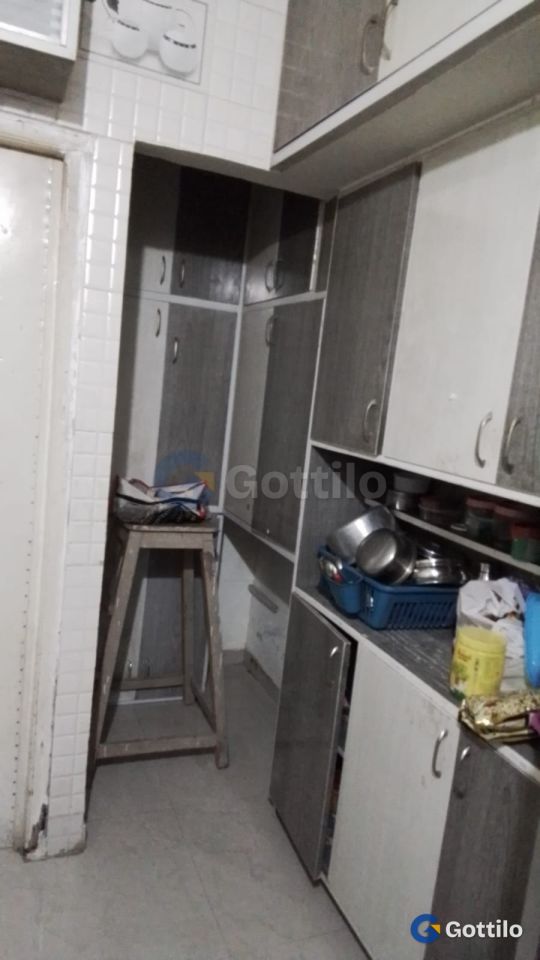 Fully furnished 2 BHK Apartment for rent in Naranpura — photo 4