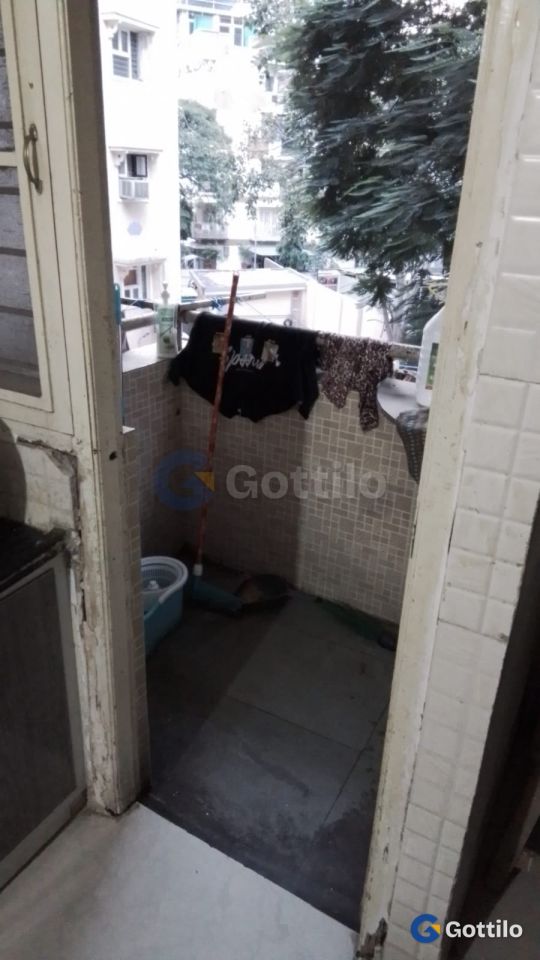 Fully furnished 2 BHK Apartment for rent in Naranpura