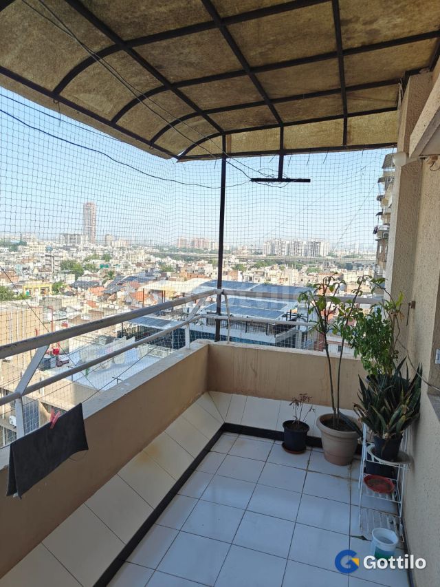 Fully furnished 3 BHK Apartment for sale in Thaltej — photo 5