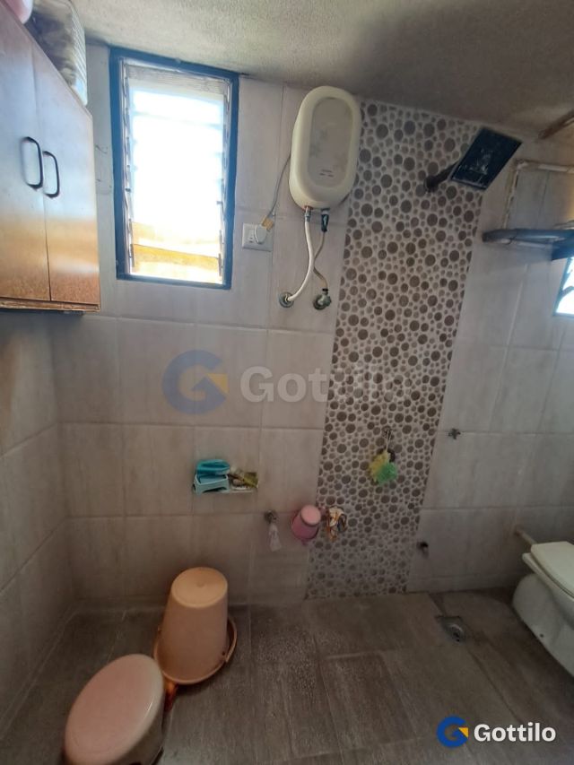Semi-furnished 2 BHK Apartment for rent in Chanakyapuri — photo 5