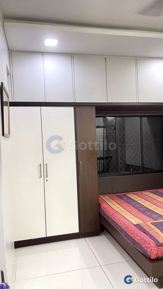 Fully furnished 3 BHK Apartment for sale in Vastrapur — photo 2