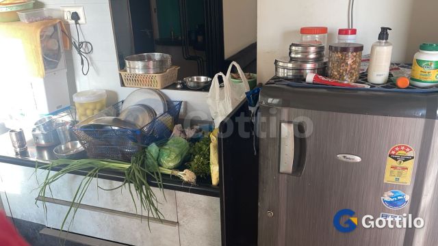 Fully furnished 2 BHK Apartment for sale in Thaltej — photo 3