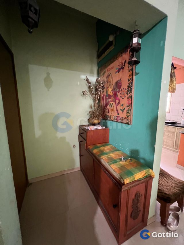 Fully furnished 3 BHK Apartment for sale in Naranpura — photo 2