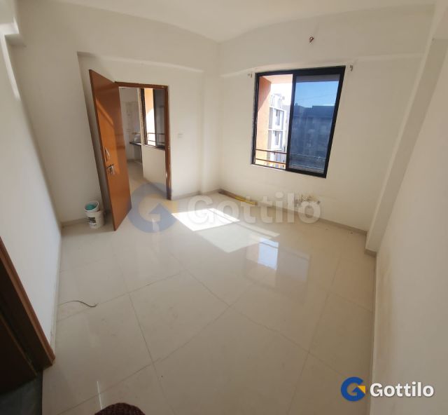 Unfurnished 2 BHK Apartment for sale in Ghatlodia — photo 2