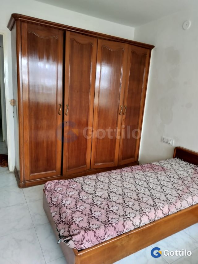 Semi-furnished 4 BHK Duplex Apartment for rent in Ellisbridge — photo 4
