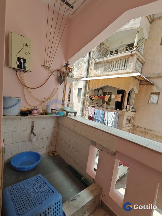 Semi-furnished 2 BHK Apartment for sale in Thaltej — photo 4