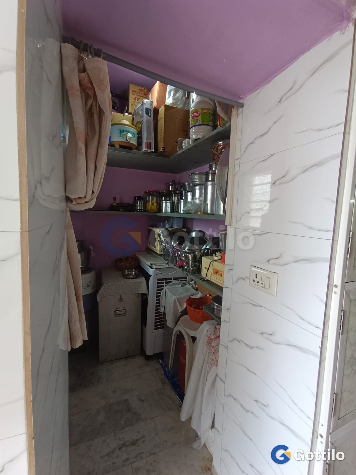 Semi-furnished 2 BHK Apartment for sale in Thaltej — photo 1