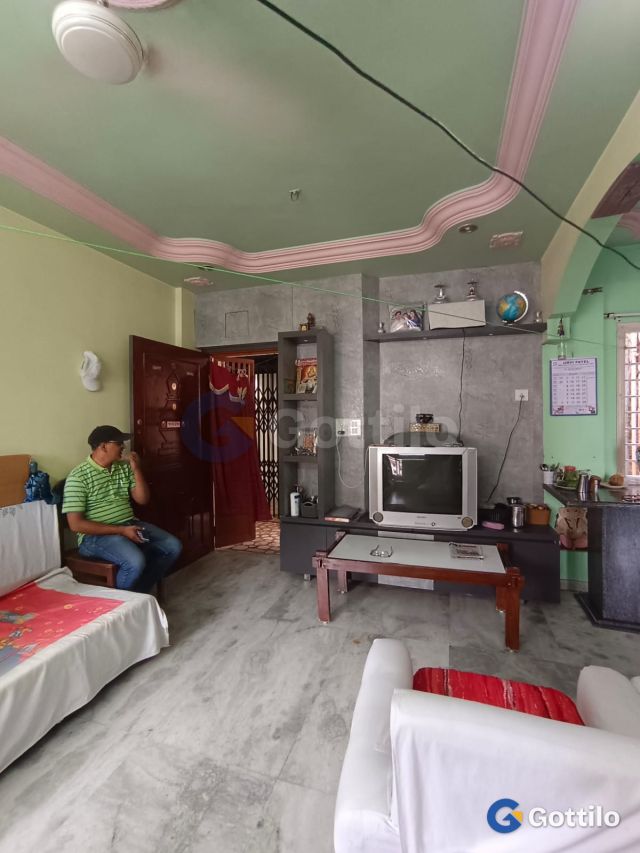 Semi-furnished 2 BHK Apartment for sale in Thaltej — photo 2